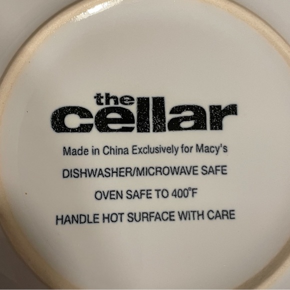 The Cellar Pizza Stone With Acacia Wood Base - Picture 10 of 10